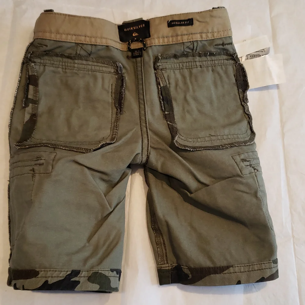 Quiksilver New Shorts Kids Camo Cargo Pocket Bottoms (Little Boys) Size 5 NWT